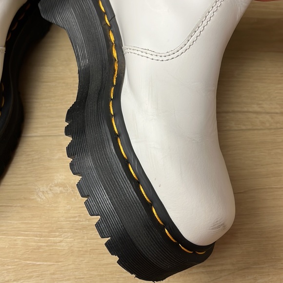 DR MARTENS 2976 Quad Platform Chelsea Boot White Smooth Leather Size 7 US - Picture 9 of 12